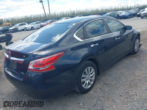2013 Nissan Altima 2.5 S with VIN 1N4AL3AP4DC913024, listed as a IAAI auction lot 42045465 with 172,990 mi miles and . Bid and sale history available at carsss.com. Image 4.