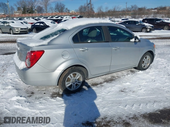 2012 Chevrolet Sonic LS z VIN 1G1JA5SH3C4149011, wystawiony jako IAAI lot #41380769 z przebiegiem 167 843 mil mil oraz . Historia ofert i sprzedaży dostępna na DreamBid. Obrazek 4.