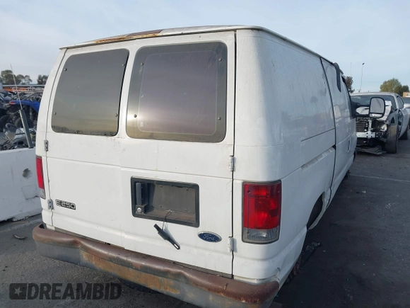 2005 Ford Econoline Cargo with VIN 1FTNE24L95HA86649, listed as a IAAI auction lot 41398220 with 254,721 mi miles. Bid and sale history available at carsss.com. Image 4.