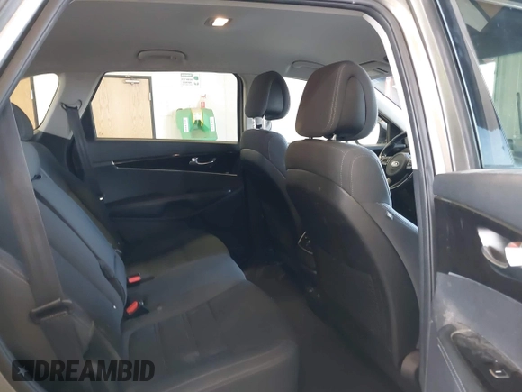 2016 Kia Sorento LX with VIN 5XYPGDA33GG047263, listed as a IAAI auction lot 41772680 with 146,683 mi miles. Bid and sale history available at carsss.com. Image 8.