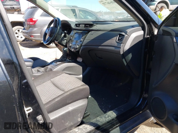 2020 Nissan Rogue SV with VIN JN8AT2MT9LW012214, listed as a IAAI auction lot 41646772 with 32,507 mi miles and . Bid and sale history available at carsss.com. Image 5.