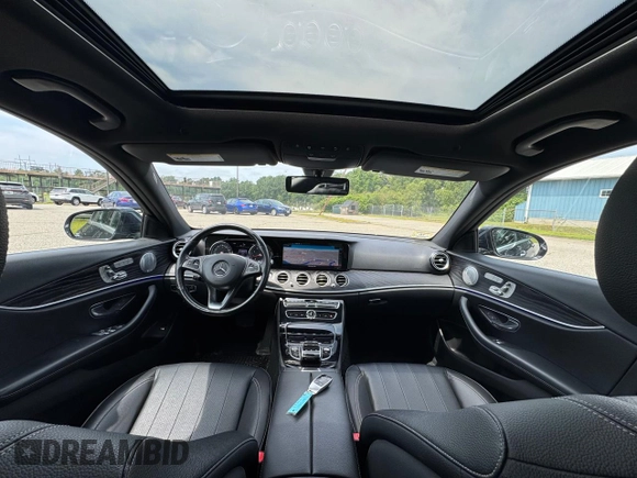 2017 Mercedes-Benz E 300 Luxury with VIN WDDZF4KB8HA193103, listed as a Copart auction lot 64772685 with 138,501 mi miles and Clean title. Bid and sale history available at DreamBid. Image 9.