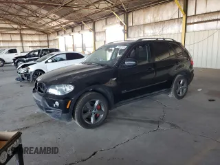 2007 BMW X5 3.0si z VIN 4USFE435X7LY77236, wystawiony jako Copart lot #58067225 z przebiegiem 113 729 mil mil oraz Czysty tytuł • Clean title. Historia ofert i sprzedaży dostępna na DreamBid. Obrazek 1.