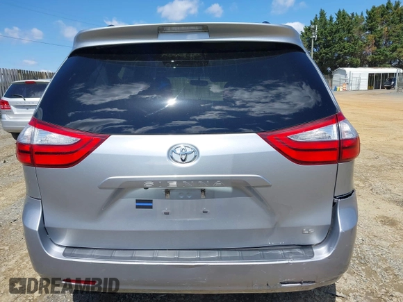 2017 Toyota Sienna LE Auto Access Seat with VIN 5TDKZ3DC4HS842904, listed as a IAAI auction lot 41946642 with 81,012 mi miles. Bid and sale history available at carsss.com. Image 16.