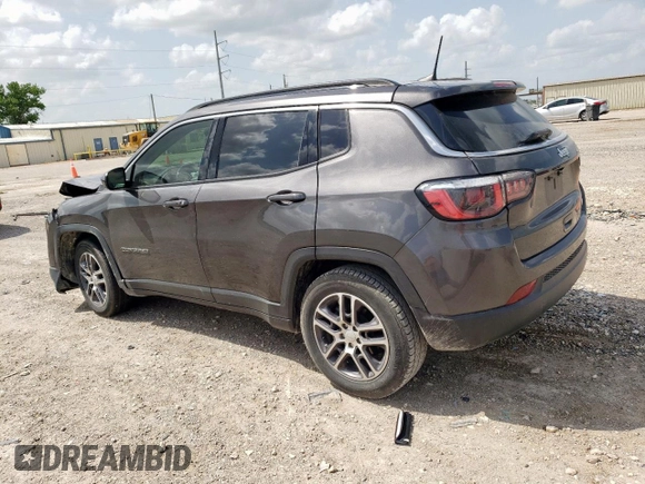 2019 Jeep Compass Latitude с VIN 3C4NJCBBXKT726442, выставлен на аукционе Copart как лот 61776265 с пробегом 63 934 миль миль и Списание • Salvage title. История ставок и продаж доступна на DreamBid. Изображение 2.
