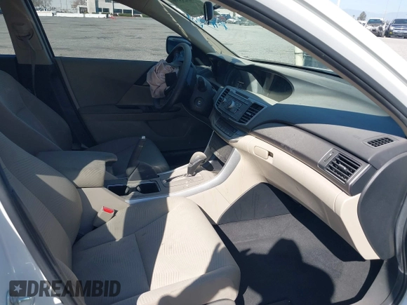 2015 Honda Accord Sedan LX with VIN 1HGCR2F33FA204165, listed as a IAAI auction lot 41631780 with 92,182 mi miles. Bid and sale history available at carsss.com. Image 5.