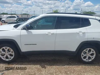 2024 Jeep Compass Latitude с VIN 3C4NJDBN9RT132757, выставлен на аукционе IAAI как лот 42691446 с пробегом 23 660 миль миль и . История ставок и продаж доступна на DreamBid. Изображение 14.