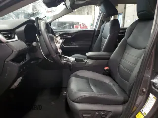 2024 Toyota RAV4 XLE Premium z VIN 2T3A1RFV6RW448518, wystawiony jako Copart lot #57974605 z przebiegiem 2 387 mil mil oraz Czysty tytuł • Clean title. Historia ofert i sprzedaży dostępna na DreamBid. Obrazek 7.