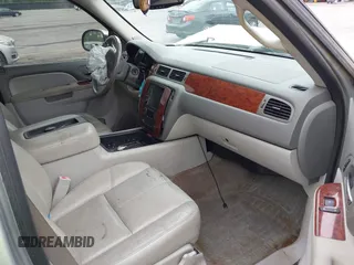 2013 Chevrolet Avalanche LT with VIN 3GNMCFE08DG289092, listed as a IAAI auction lot 42090240 with 143,588 mi miles and . Bid and sale history available at DreamBid. Image 5.