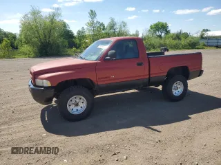 1998 Dodge 1500 z VIN 1B7HF16Y7WS577917, wystawiony jako Copart lot #57535155 z przebiegiem 243 322 mil mil oraz Szkoda całkowita • Salvage title. Historia ofert i sprzedaży dostępna na DreamBid. Obrazek 1.