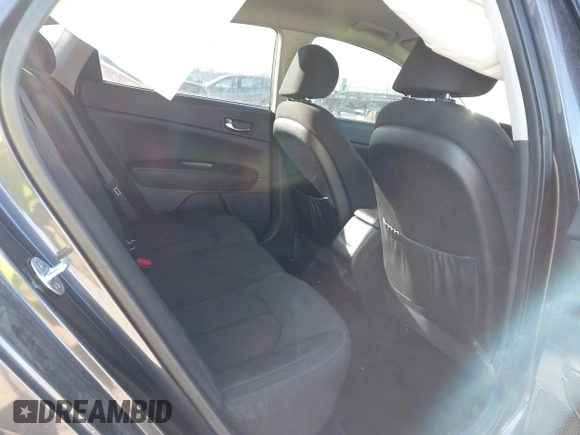 2017 Kia Optima z VIN KNAGT4LE0H5010561, wystawiony jako IAAI lot #41623263 z przebiegiem 80 442 mil mil oraz . Historia ofert i sprzedaży dostępna na DreamBid. Obrazek 8.