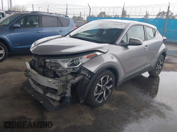 2018 Toyota C-HR XLE z VIN NMTKHMBX0JR007935, wystawiony jako IAAI lot #41805818 z przebiegiem 58 366 mil mil oraz . Historia ofert i sprzedaży dostępna na DreamBid. Obrazek 2.
