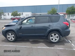 2006 Toyota RAV4 Sport with VIN JTMBK32V266009852, listed as a IAAI auction lot 41664566 with 176,515 mi miles. Bid and sale history available at carsss.com. Image 15.