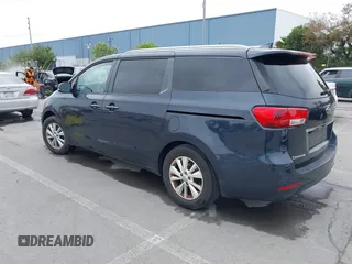 2017 Kia Sedona LX with VIN KNDMB5C14H6250704, listed as a IAAI auction lot 42074227 with 229,369 mi miles. Bid and sale history available at carsss.com. Image 3.