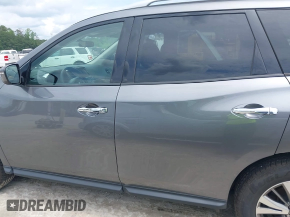 2018 Nissan Pathfinder SL with VIN 5N1DR2MM4JC642152, listed as a IAAI auction lot 42132867 with 142,063 mi miles. Bid and sale history available at carsss.com. Image 14.