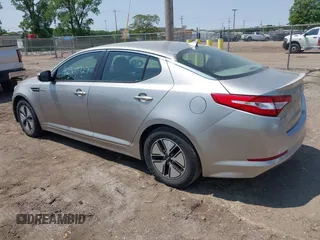 2013 Kia Optima EX z VIN KNAGM4AD4D5043273, wystawiony jako IAAI lot #42305727 z przebiegiem 153 358 mil mil oraz . Historia ofert i sprzedaży dostępna na DreamBid. Obrazek 3.