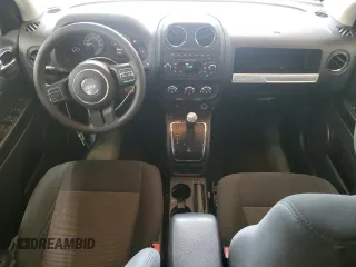 2016 Jeep Compass Sport z VIN 1C4NJCBA9GD810594, wystawiony jako Copart lot #56961885 z przebiegiem 151 386 mil mil oraz Szkoda całkowita • Salvage title. Historia ofert i sprzedaży dostępna na DreamBid. Obrazek 8.