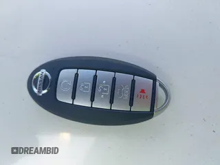 2017 Nissan Maxima SV z VIN 1N4AA6AP8HC400663, wystawiony jako IAAI lot #40285351 z przebiegiem 72 583 mil mil oraz . Historia ofert i sprzedaży dostępna na DreamBid. Obrazek 11.