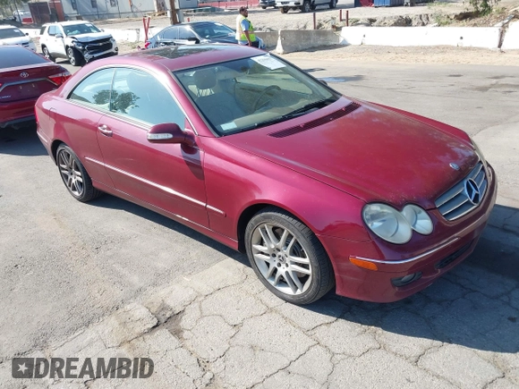 2009 Mercedes-Benz CLK 350 z VIN WDBTJ56H89F263852, wystawiony jako IAAI lot #42296657 z przebiegiem 165 044 mil mil oraz . Historia ofert i sprzedaży dostępna na DreamBid. Obrazek 1.