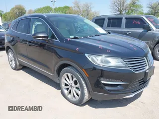 2015 Lincoln MKC z VIN 5LMTJ2AH1FUJ07790, wystawiony jako IAAI lot #42179874 z przebiegiem 47 945 mil mil oraz . Historia ofert i sprzedaży dostępna na DreamBid. Obrazek 1.