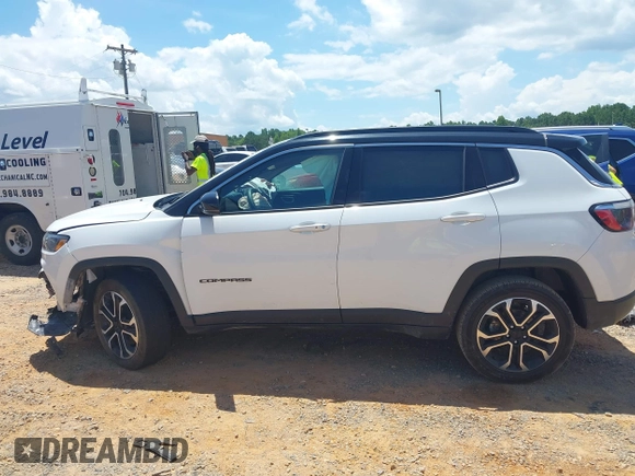 2023 Jeep Compass Limited z VIN 3C4NJDCN8PT569144, wystawiony jako IAAI lot #42750920 z przebiegiem 52 434 mil mil oraz . Historia ofert i sprzedaży dostępna na DreamBid. Obrazek 14.