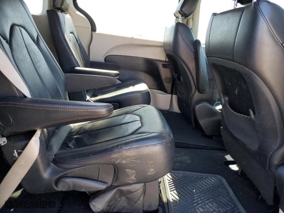 2017 Chrysler Pacifica Touring-L with VIN 2C4RC1BG8HR576578, listed as a Copart auction lot 47203165 with 125,215 mi miles and Salvage Title. Bid and sale history available at carsss.com. Image 11.
