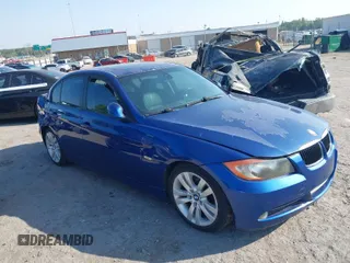 2008 BMW 3 Series 328i with VIN WBAVA37518NL18288, listed as a IAAI auction lot 40032806 with 133,691 mi miles. Bid and sale history available at carsss.com. Image 1.
