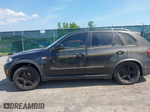 2012 BMW X5 35d z VIN 5UXZW0C51CL665326, wystawiony jako IAAI lot #42633853 z przebiegiem Nie podano mil oraz . Historia ofert i sprzedaży dostępna na DreamBid. Obrazek 14.