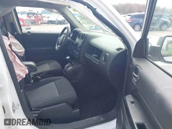 2014 Jeep Patriot Sport with VIN 1C4NJRBB5ED778512, listed as a IAAI auction lot 42172300 with 118,934 mi miles and . Bid and sale history available at carsss.com. Image 5.
