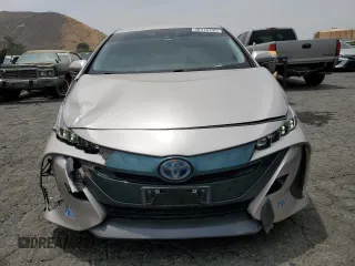 2020 Toyota Prius LE z VIN JTDKARFP6L3129457, wystawiony jako Copart lot #58416195 z przebiegiem 90 326 mil mil oraz Szkoda całkowita • Salvage title. Historia ofert i sprzedaży dostępna na DreamBid. Obrazek 5.