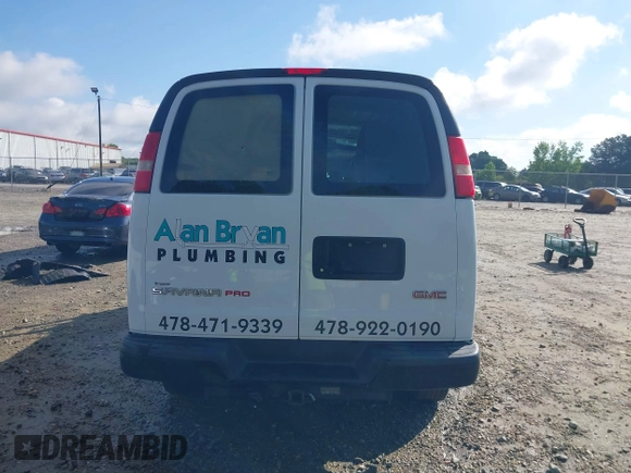 2017 GMC Savana Cargo z VIN 1GTW7AFG9H1117887, wystawiony jako IAAI lot #42233506 z przebiegiem Nie podano mil oraz . Historia ofert i sprzedaży dostępna na DreamBid. Obrazek 16.