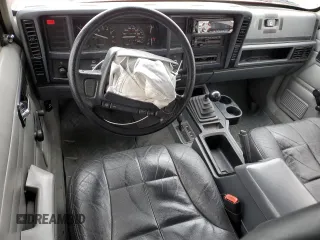 1996 Jeep Cherokee SE z VIN 1J4FJ28S3TL176627, wystawiony jako Copart lot #48173785 z przebiegiem 310 444 mil mil oraz Szkoda całkowita • Salvage title. Historia ofert i sprzedaży dostępna na DreamBid. Obrazek 8.