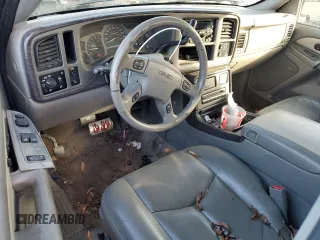 2003 GMC Sierra Denali z VIN 2GTFK69U031261036, wystawiony jako Copart lot #75353324 z przebiegiem 192 762 mil mil oraz Szkody całkowita. Historia ofert i sprzedaży dostępna na DreamBid. Obrazek 8.