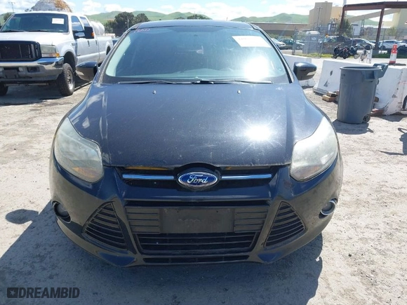 2013 Ford Focus SE with VIN 1FADP3K28DL353383, listed as a IAAI auction lot 41958159 with 125,814 mi miles. Bid and sale history available at carsss.com. Image 6.