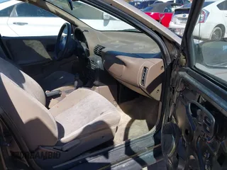 1998 Saturn SL z VIN 1G8ZK5271WZ129808, wystawiony jako IAAI lot #41993909 z przebiegiem 172 551 mil mil oraz . Historia ofert i sprzedaży dostępna na DreamBid. Obrazek 5.