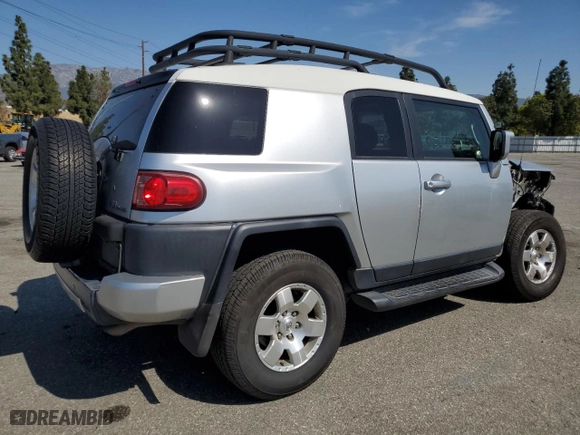 2007 Toyota FJ Cruiser with VIN JTEBU11F570090497, listed as a Copart auction lot 52139245 with 212,168 mi miles and Salvage Title. Bid and sale history available at carsss.com. Image 3.