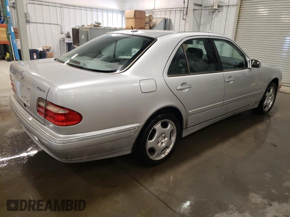2001 Mercedes-Benz E 320/430 4 Matic with VIN WDBJF83J31X057905, listed as a Copart auction lot 50656425 with 155,217 mi miles and Salvage Title. Bid and sale history available at DreamBid. Image 3.