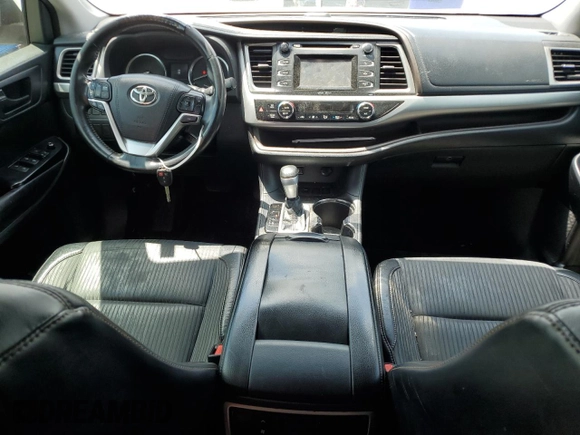 2015 Toyota Highlander LE Plus z VIN 5TDZKRFH6FS088643, wystawiony jako Copart lot #58066475 z przebiegiem 258 894 mil mil oraz Czysty tytuł • Clean title. Historia ofert i sprzedaży dostępna na DreamBid. Obrazek 8.