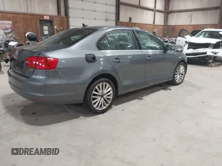 2014 Volkswagen Jetta SEL с VIN 3VWL17AJ6EM372759, выставлен на аукционе IAAI как лот 42305046 с пробегом 99 645 миль миль и . История ставок и продаж доступна на DreamBid. Изображение 4.