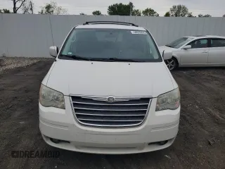 2010 Chrysler Town & Country Touring Plus z VIN 2A4RR8DX5AR493954, wystawiony jako Copart lot #58970835 z przebiegiem 51 374 mil mil oraz Czysty tytuł • Clean title. Historia ofert i sprzedaży dostępna na DreamBid. Obrazek 5.