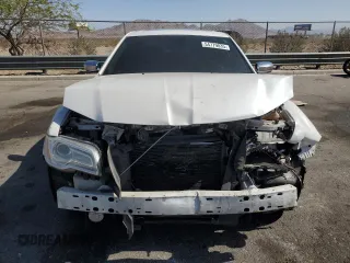 2012 Chrysler 300 C z VIN 2C3CCAET6CH195930, wystawiony jako Copart lot #54779835 z przebiegiem 103 022 mil mil oraz Szkoda całkowita • Salvage title. Historia ofert i sprzedaży dostępna na DreamBid. Obrazek 5.