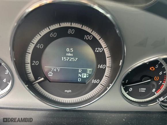 2011 Mercedes-Benz E-Class E 350 Luxury with VIN WDDHF8HB1BA397999, listed as a Copart auction lot 84910464 with 157,257 mi miles and Clean Title. Bid and sale history available at carsss.com. Image 8.