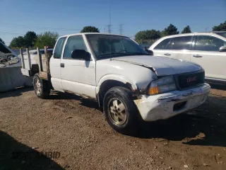 2003 GMC Sonoma SLS with VIN 1GTDT19X338197296, listed as a Copart auction lot 69642934 with 160,155 mi miles and Salvage Title. Bid and sale history available at carsss.com. Image 4.
