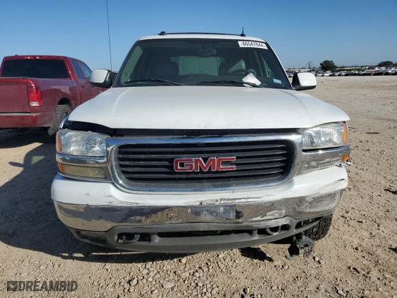 2004 GMC Yukon SLT with VIN 1GKEK13Z04R263546, listed as a Copart auction lot 86547844 with 220,959 mi miles and Salvage Title. Bid and sale history available at carsss.com. Image 5.