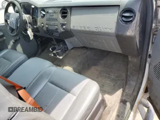 2015 Ford F-250 XLT z VIN 1FTBF2B6XFEA89933, wystawiony jako Copart lot #60073375 z przebiegiem 12 960 mil mil oraz Czysty tytuł • Clean title. Historia ofert i sprzedaży dostępna na DreamBid. Obrazek 8.
