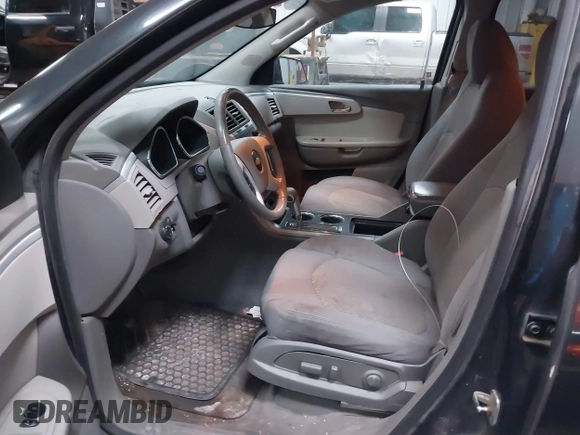 2012 Chevrolet Traverse 1LT z VIN 1GNKVGED8CJ213010, wystawiony jako IAAI lot #41491520 z przebiegiem 185 111 mil mil oraz . Historia ofert i sprzedaży dostępna na DreamBid. Obrazek 5.