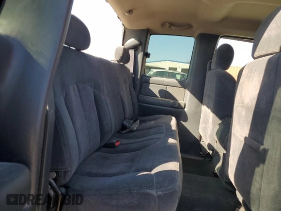 2000 Chevrolet Silverado 1500 LS with VIN 2GCEC19V4Y1223109, listed as a Copart auction lot 53562275 with 180,352 mi miles and Salvage Title. Bid and sale history available at carsss.com. Image 10.
