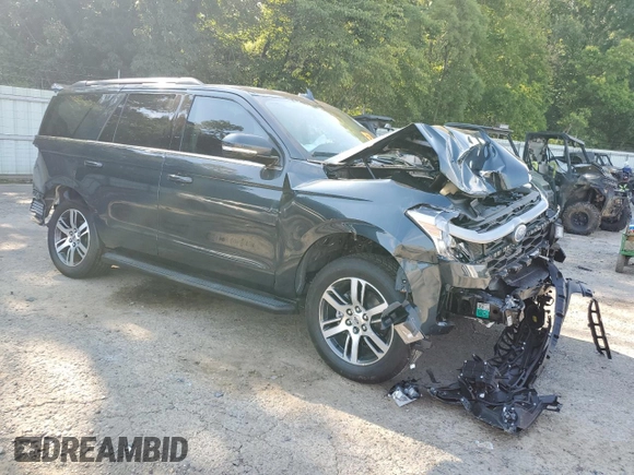 2024 Ford Expedition XLT with VIN 1FMJU1H80REA33620, listed as a Copart auction lot 60973024 with 4,443 mi miles and Salvage Title. Bid and sale history available at carsss.com. Image 4.