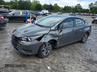 2023 Nissan Versa SV z VIN 3N1CN8EV3PL821868, wystawiony jako Copart lot #56916735 z przebiegiem 50 679 mil mil oraz Szkoda całkowita • Salvage title. Historia ofert i sprzedaży dostępna na DreamBid. Obrazek 1.