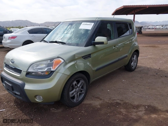 2011 Kia Soul ! with VIN KNDJT2A21B7195625, listed as a IAAI auction lot 41896664 with 131,678 mi miles. Bid and sale history available at carsss.com. Image 2.